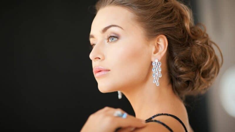 עגילים תלויים